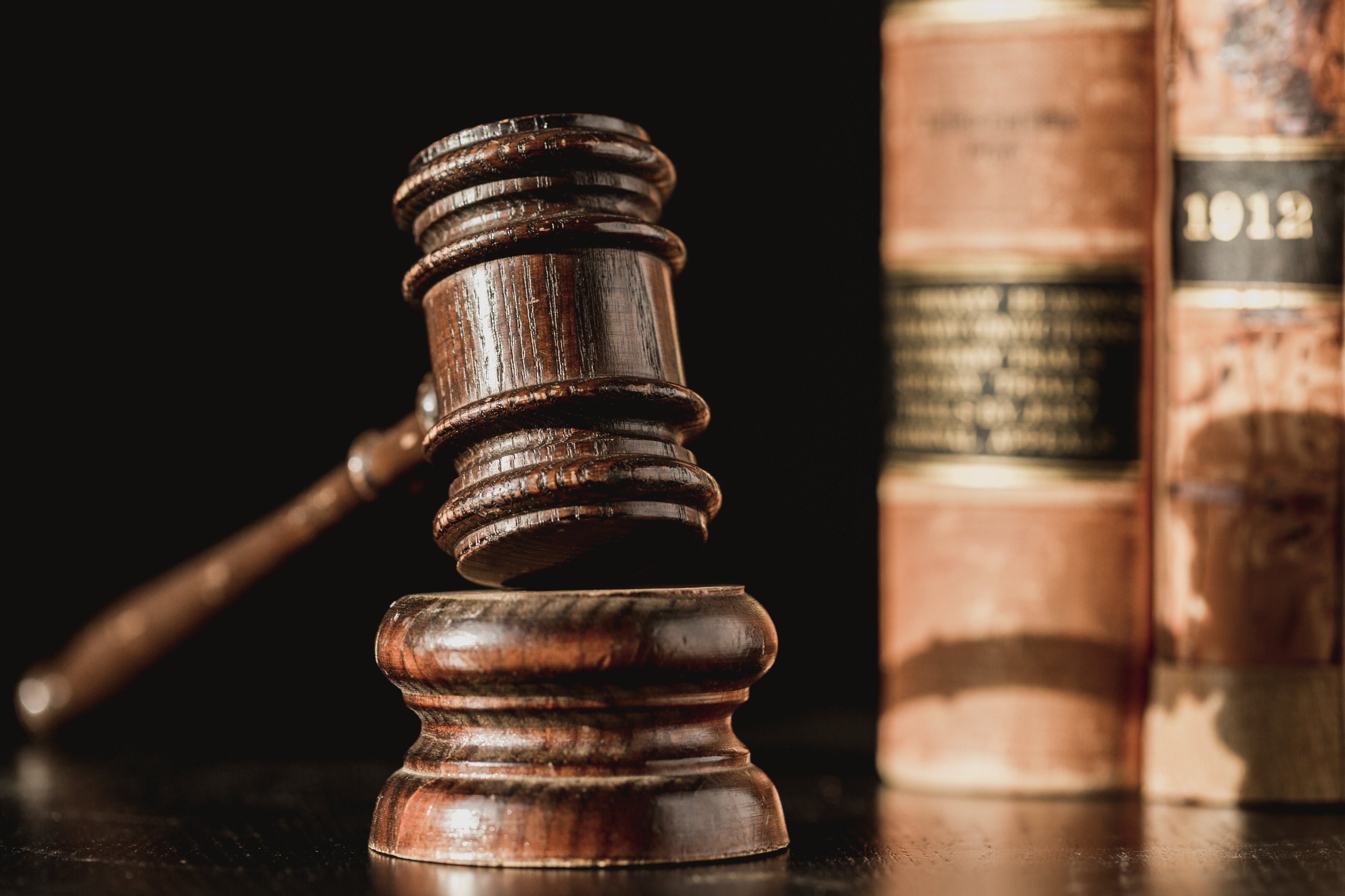 judge-gavel-and-law-books_4460x4460